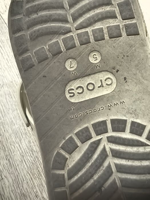 Продам Crocs 37 размер оригинал