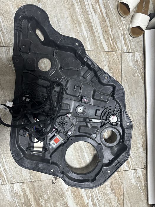 Kia K5 стеклоподъемник