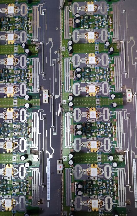 TPV8100B Tranzistor NPN Rf Power 150W ceramic