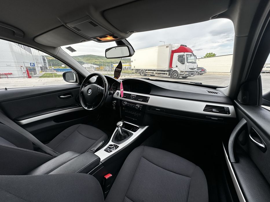 BMW 3 Series 2011 — imagine 5
