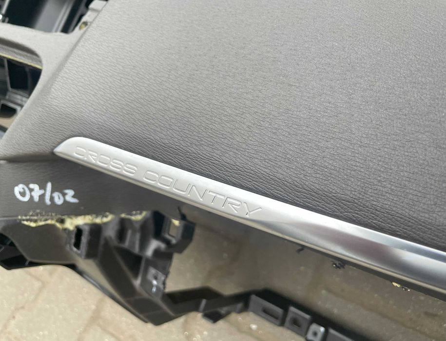 Volvo Cross Country - plansa de bord - set airbag - centuri siguranta