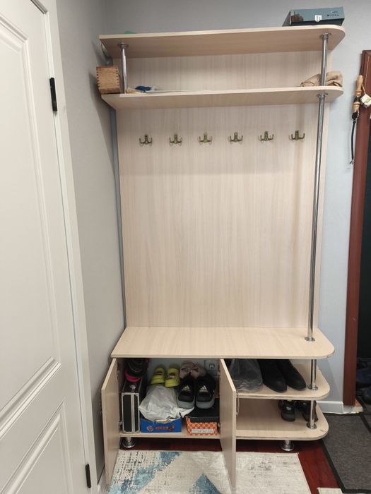 Продается Шкаф в прихожую