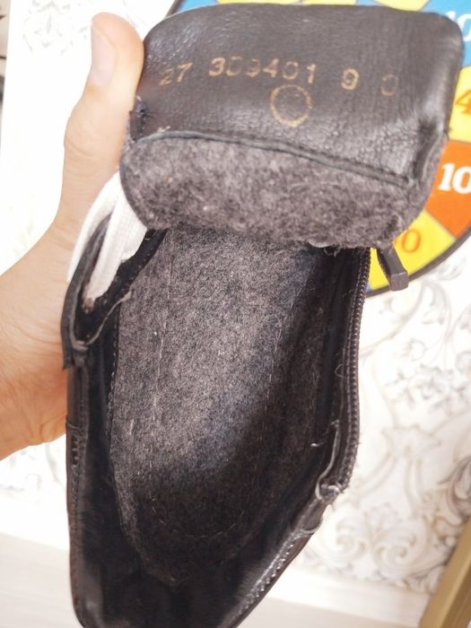 Кроссовки утеплённые 27 размера для девочки