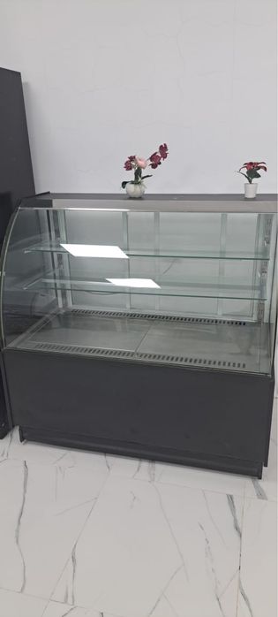 Витринный холодильник