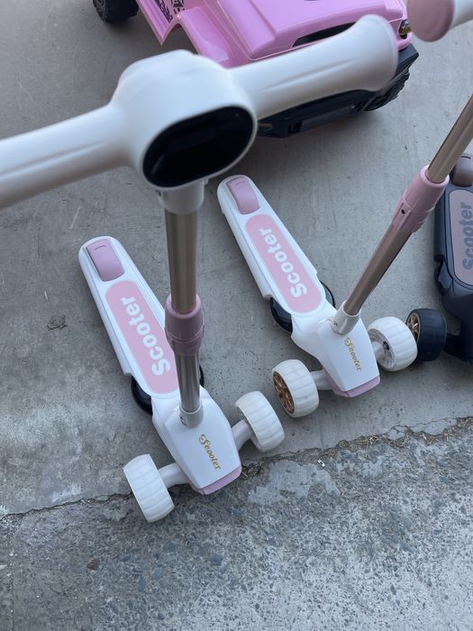 Trotineta pliabila pentru copii cu sunete si proiector LED Pink