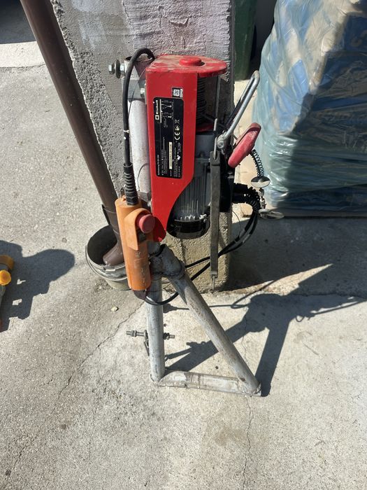 Macara de ridicat obiecte 250kg cu reductor cu suport