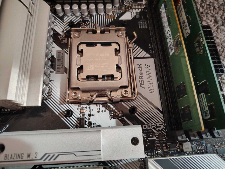 ASRock B650 Pro RS +RYZEN 5 7600X 6-Core (5.3 GHz Turbo) AM5 + 2x8GB  16GB РАМ DDR5