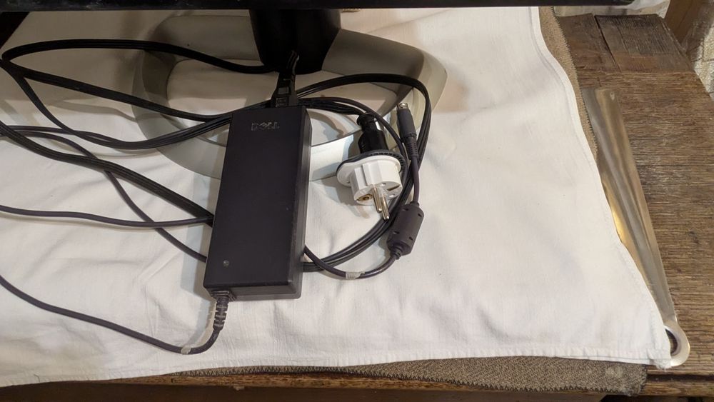 Монитор dell,диагональ 50см