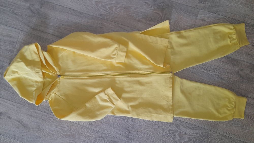 Спортивный костюм для девочки