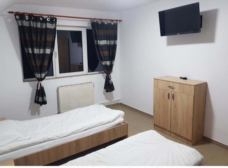 Spatiu cazare Valea Rosiei, com. Remetea