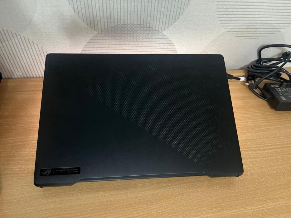 ASUS ROG Zephyrus M16