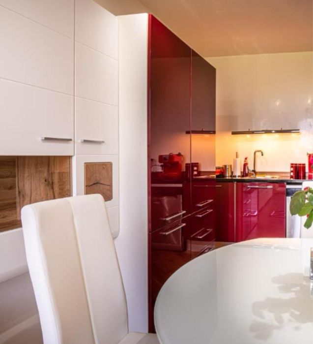 Продава се Тристаен апартамент в Варна, ВИНС - 108 кв.м за 3982 €/кв.м - Снимка #2