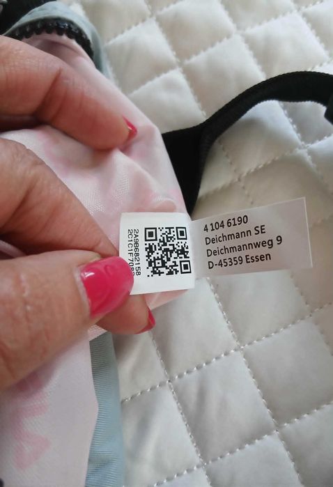 Продавам страхотна спортна дамска чанта / малък сак FILA.