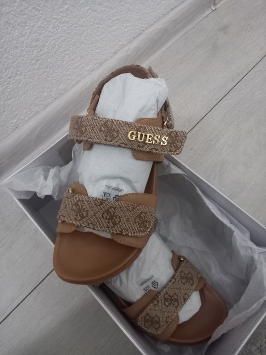 Дамски  сандали Guess