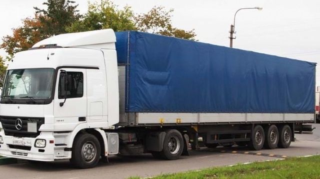 Грузовые перевозки. Фура тент. Грузоперевозки