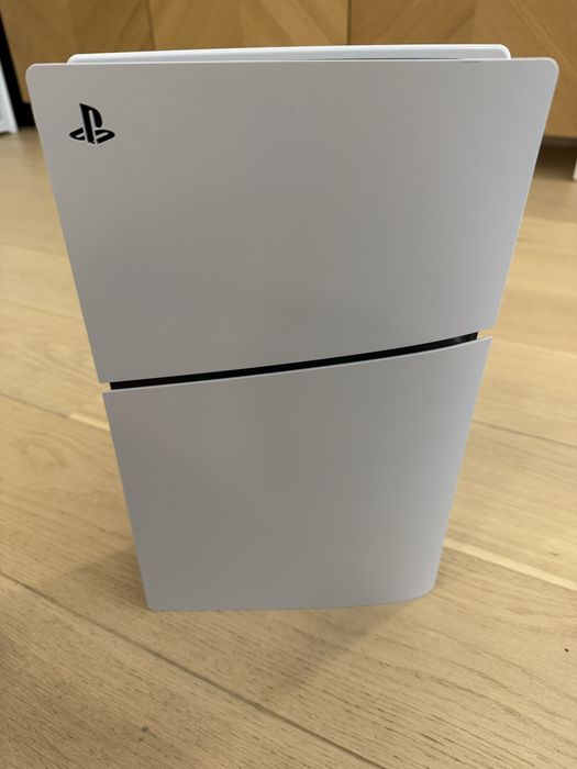Consolă Sony PlayStation 5 (PS5) Slim Disc Edition 1TB (Model CFI-2116) – GARANTIE EMAG SEP 2028