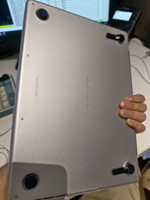 Продам Apple MacBook Pro 14 M3 8 ГБ / 512 ГБ Состояние почти новое 99%