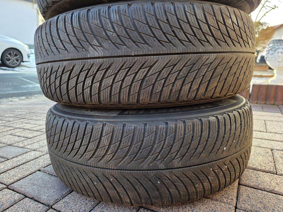 Jante Originale VOLVO + Cauciucuri 235 60 r18 Michelin DOT2022 Iarnă