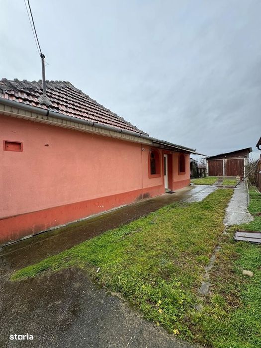 Casa de vanzare zona Sacadat
