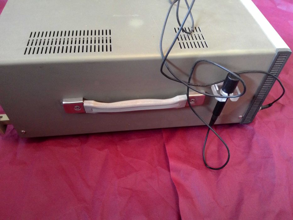 Продавам (може би) стар работещ японски ултразвуков дефектоскоп.