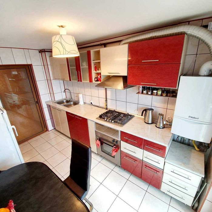 Vanzare apartament 3 camere