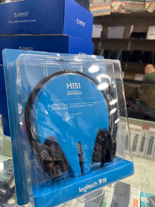 В наличии наушники для call centare