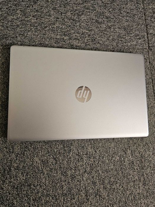 Laptop Hp Ryzen 5 5500U-17 inch