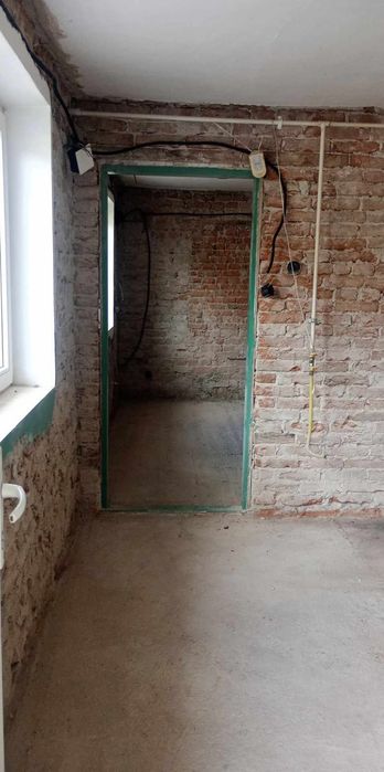 Executam lucrări în domeniul construcțiilor .