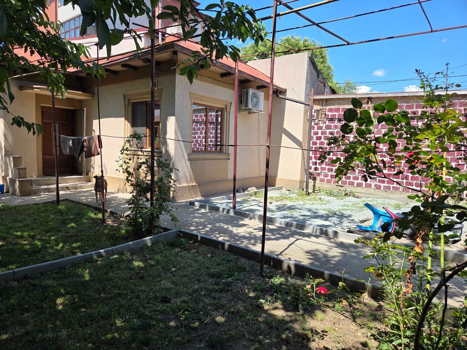 Casa km 4 cu 300m2 teren de vanzare