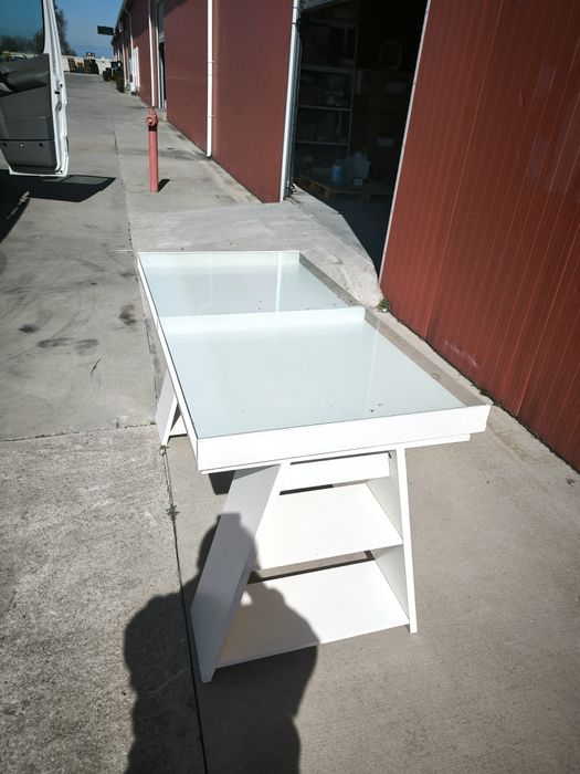 Бюро, шкаф  за магазин