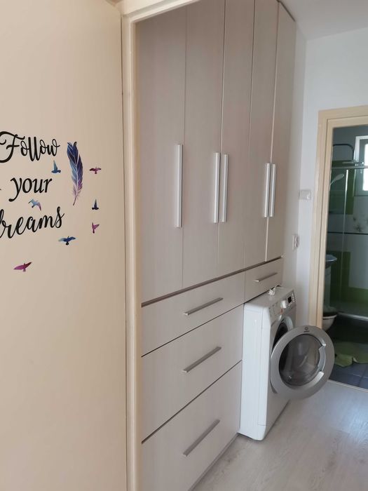 PF vand Apartament cu 2 camere Grigorescu, aproape de scoala si statia de autobuz. Stare foarte buna, complet mobilat si utilat. Pret: 150000 euro