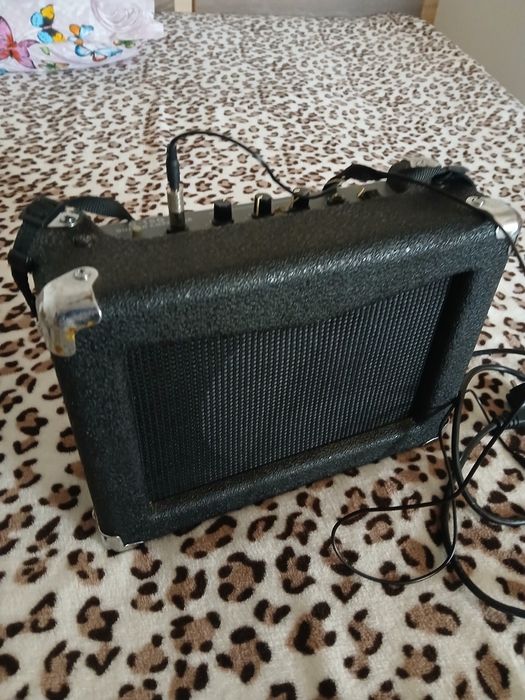 Boxa cu amplificare integrata