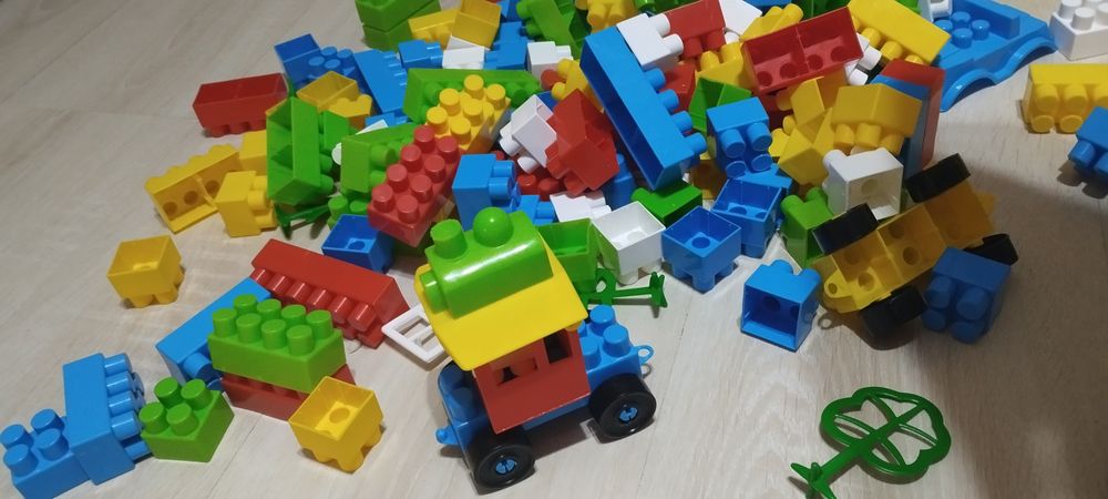 Конструктор с големи части