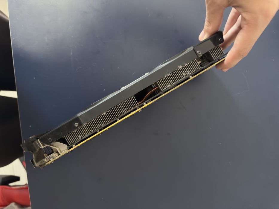 Paca video evga gtx 1070  NU STIU CE ARE
