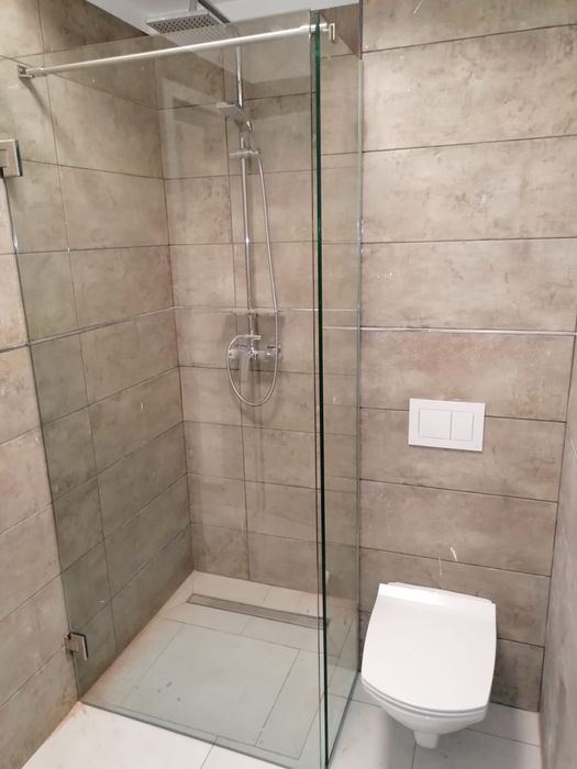 Cabina dus, paravan sticla, usi din sticla