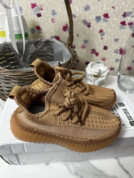 Кросы новые детские