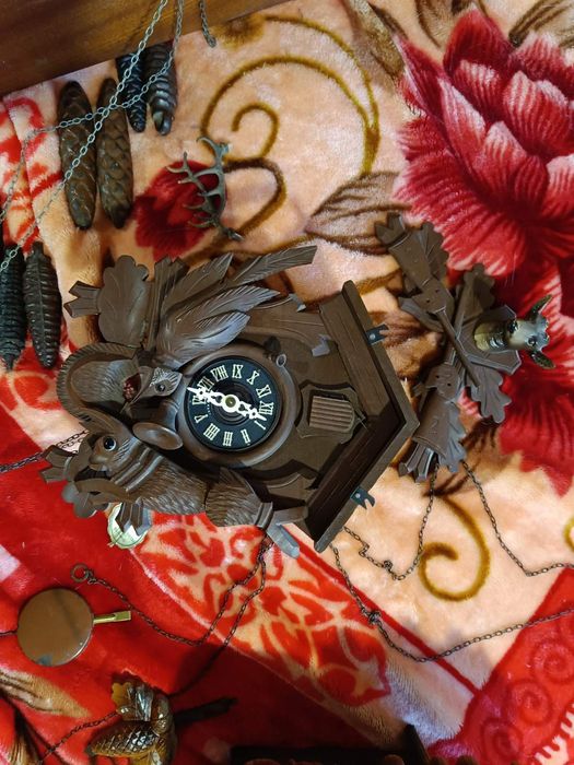 Часовници стенни и ръчни