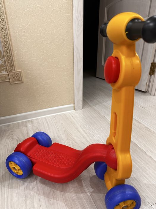 Детский малышковый самокат для дома /квартиры