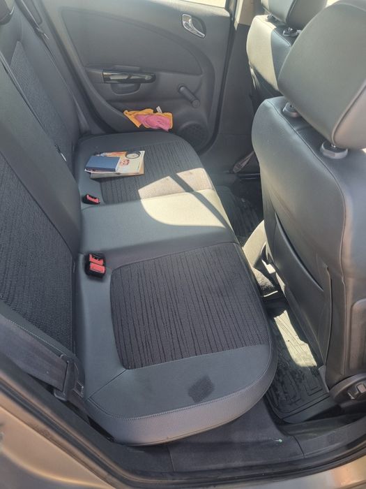 Opel corsa ,an de fabricație 2014 benzina  motor 1.2 culoarea gri,