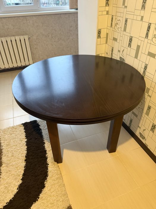 Кухонный круглый стол