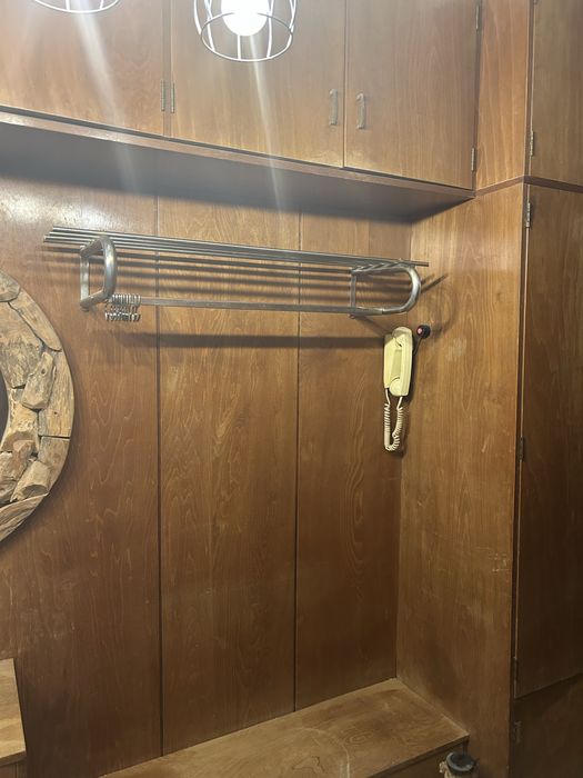 Гардероб разглобен и ламперия