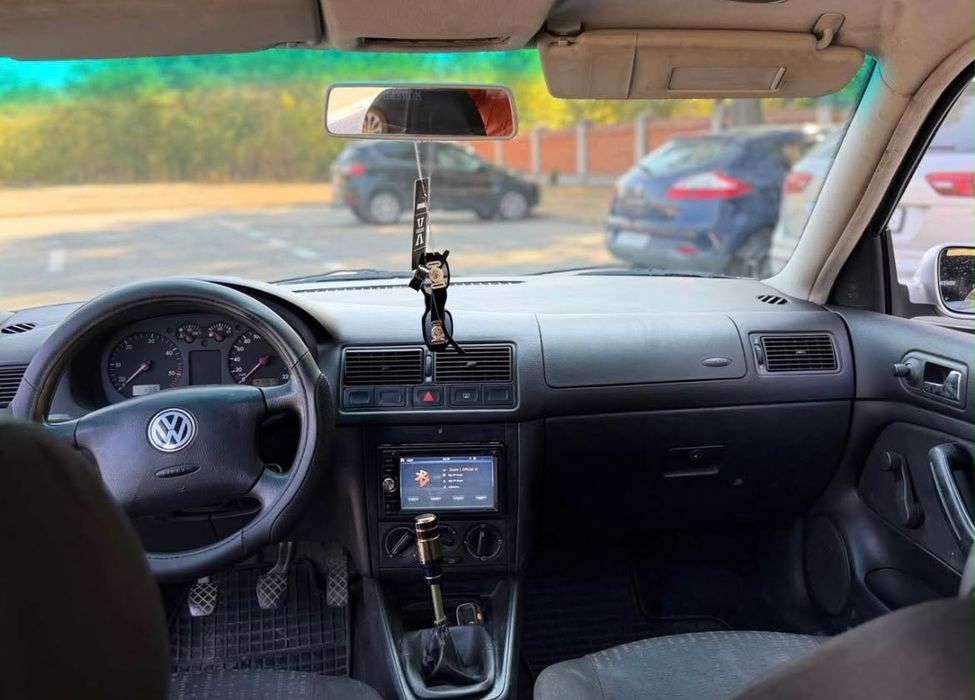 VOLKSWAGEN Golf 2000 — imagine 2