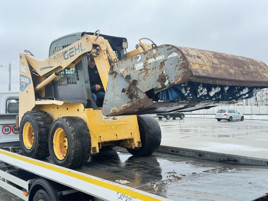 Miniincarcator Gehl 5640 Turbo/tone 3380 kg / Vopsea originala/