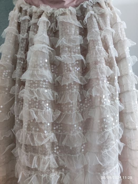 Нова Кукленска рокля с пайети на Rare London