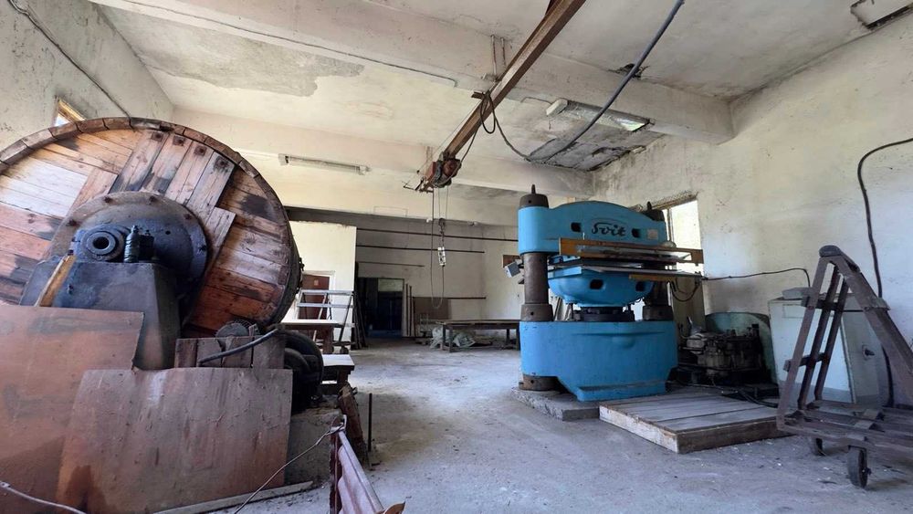 Продава се Промишлена сграда в Габрово, Промишлена зона - 2880 кв.м за 105 €/кв.м - Снимка #2