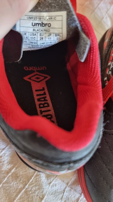 Обувки за футбол Umbro