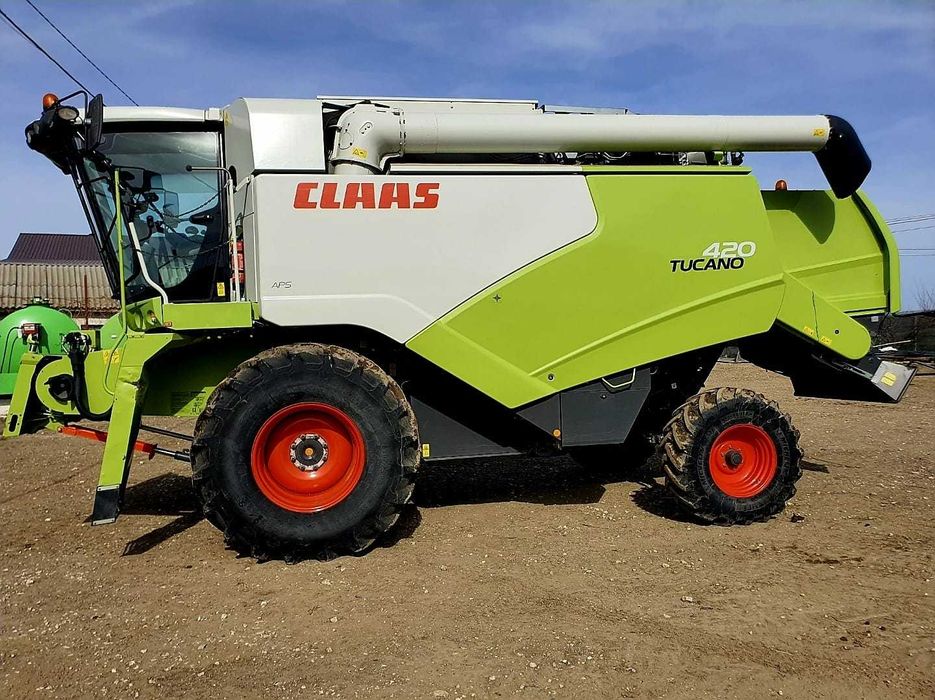 Claas Tucano 420