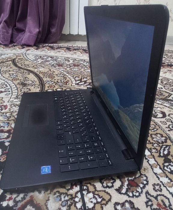 Noutbuk HP ofisniy holati a'lo