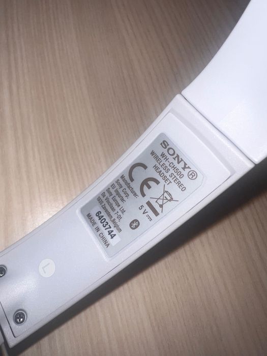 Безжични слушалки Sony WH-CH500