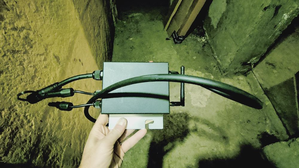 Соларен мрежови микро инвертор